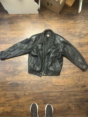 Men's Black Leather Bomber Jacket - Classic Zip Front